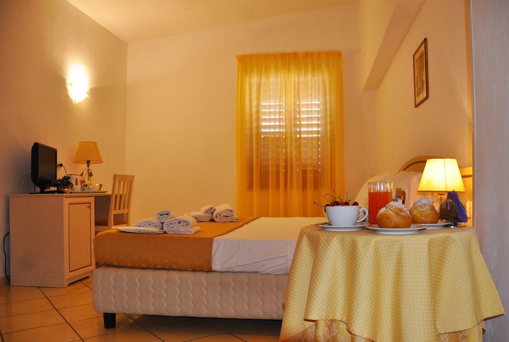 Residence Hotel Eden Palinuro Bagian luar foto